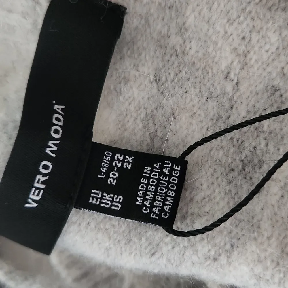 Vero Moda Ladies Size 2X Gray Black V-Neck Peekaboo Lace Sweater